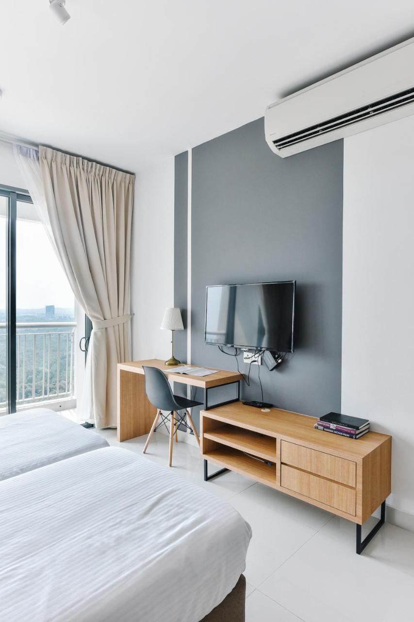 Teega Suites By Subhome Nusajaya  Exterior photo